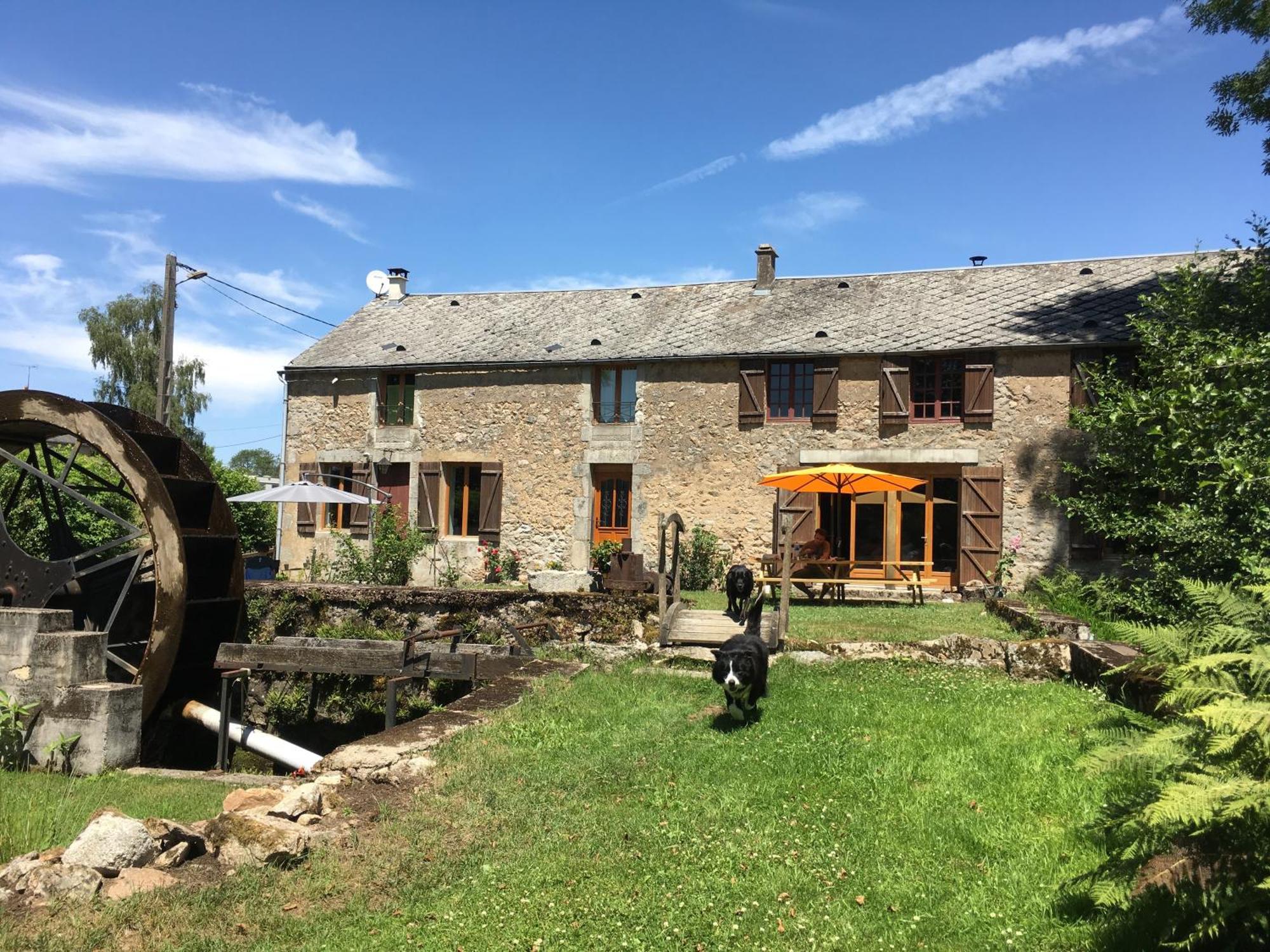 Le Moulin De Razou Bed and Breakfast Brassy Buitenkant foto